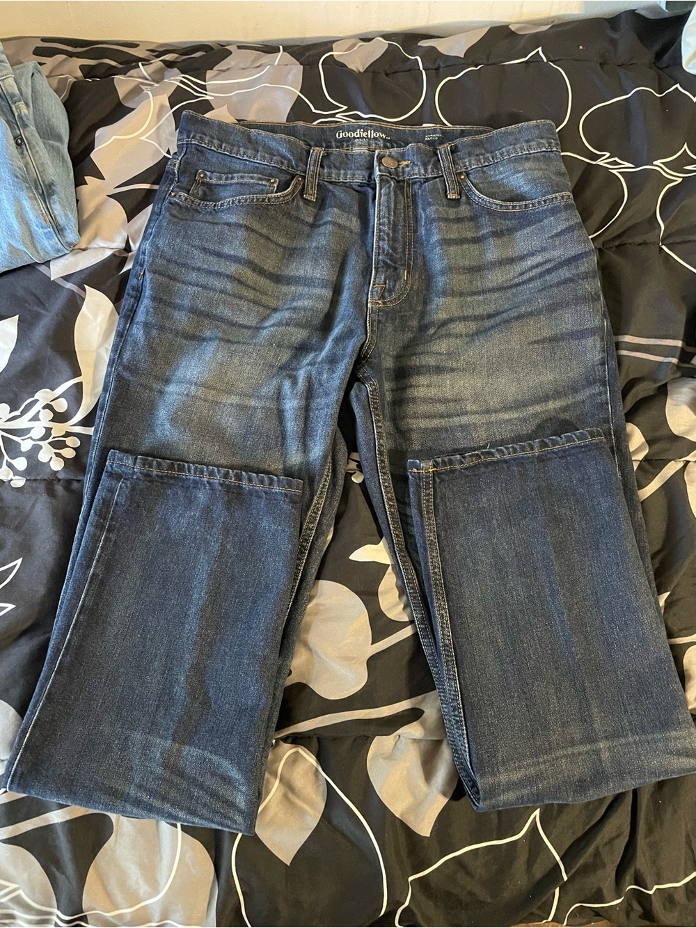 Goodfellow & Co Men’s Indigo Relaxed Straight Jeans